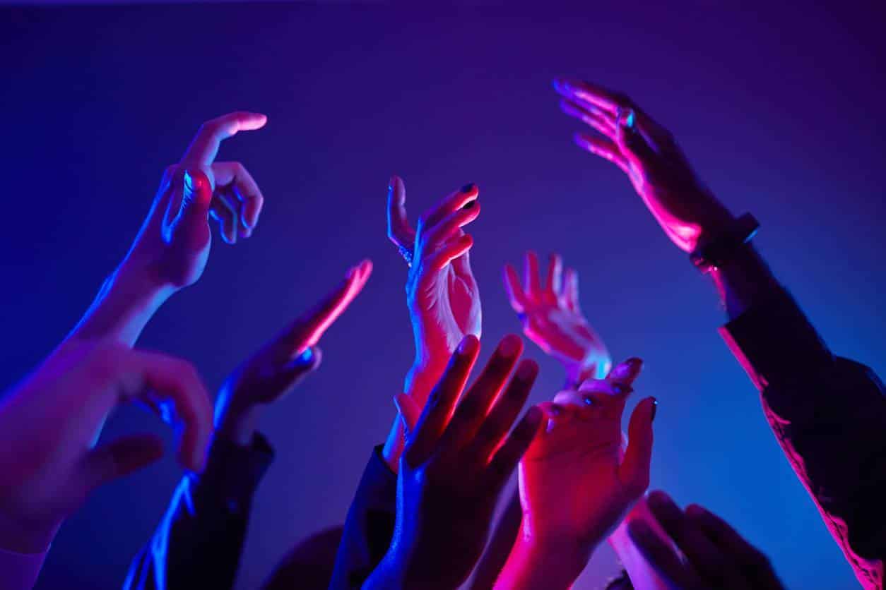 Les secrets pour bien organiser une soirée fluo – Crazy fête