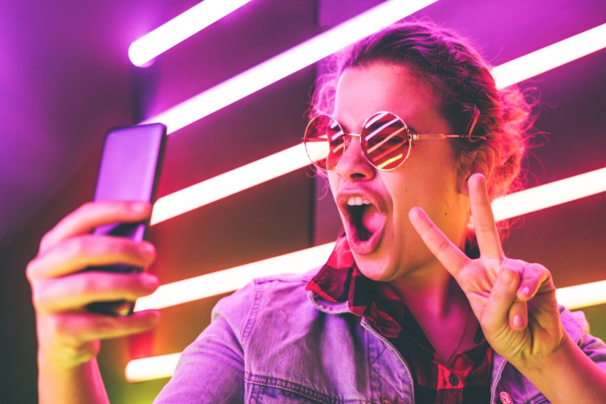 Les secrets pour bien organiser une soirée fluo – Crazy fête