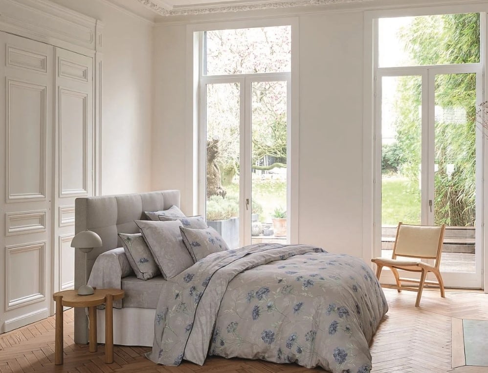 parure de lit en satin de coton anne de solene 1 - Confort et bien-être : choisissez une parure de lit en satin de coton pour mieux dormir !