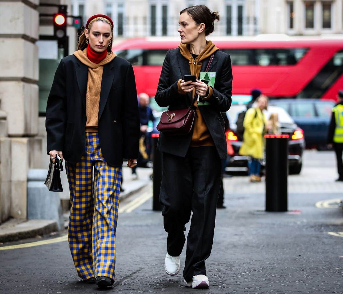 Tenue streetwear à Londres