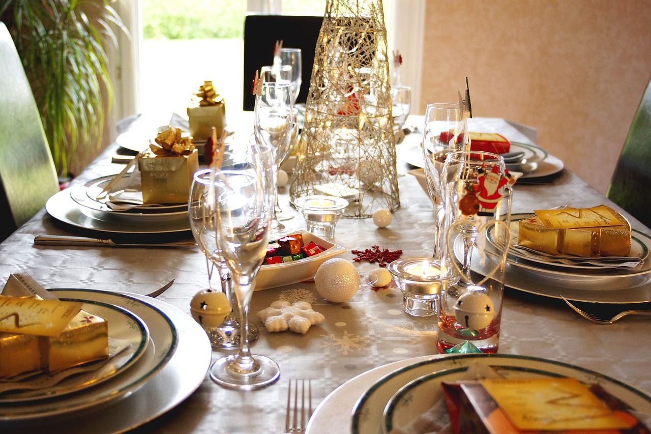 Noël : Quelle ménagère de couverts choisir pour sublimer votre table ?