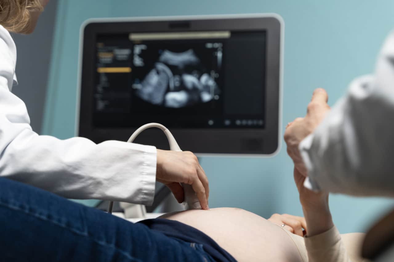 L’échographie pendant la grossesse, est-ce utile ?