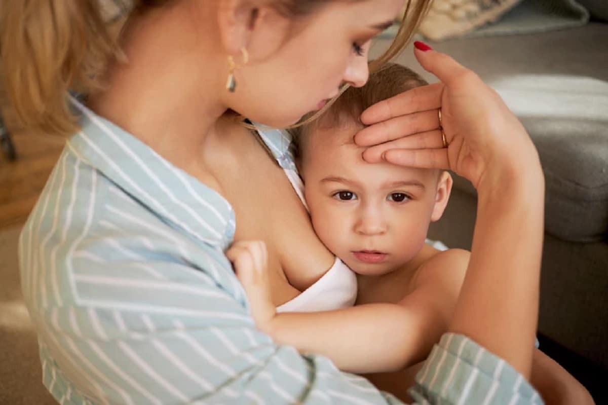Bébé a de la fièvre : les conseils et infos pratiques