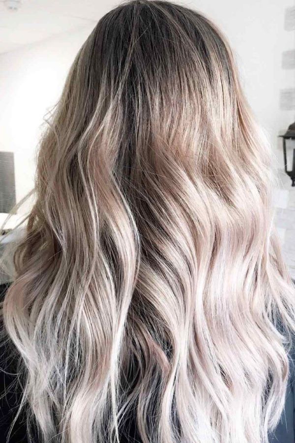 cheveux blonds fumés smokey foncé