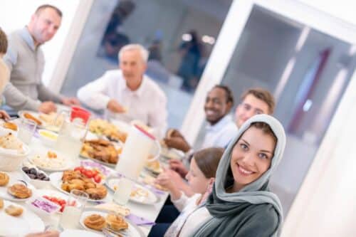 famille musulmane repas iftar ramadan