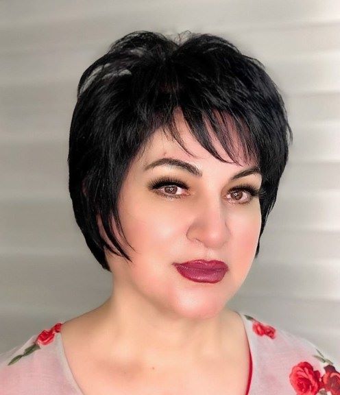 coupe de cheveux pixie longue effilée