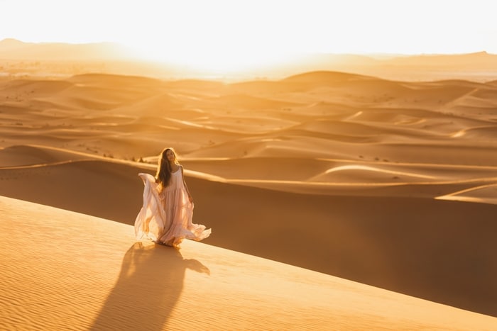 mariée robe désert maroc