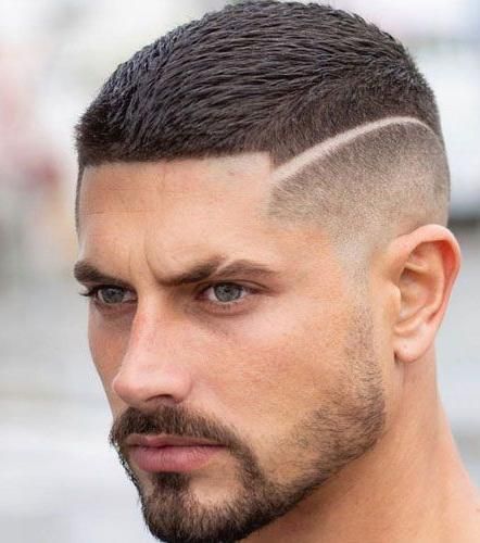 belle coupe dégradé avec raie sur le coté