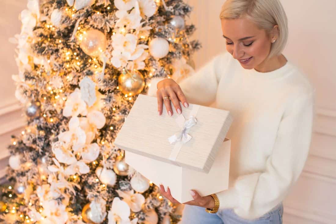 Les coffrets de Noël femme : ces idées cadeaux scintillantes pour la saison des fêtes