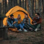 camping entre jeunes anmis. équipement gadgets pour camping, randonnée, loisirs nature, aventures