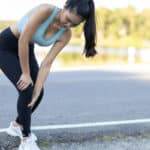 L'athlète féminine s'est blessée à la cheville