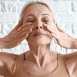 Face Yoga Visage : découvrez comment tonifier votre peau et réduire les rides