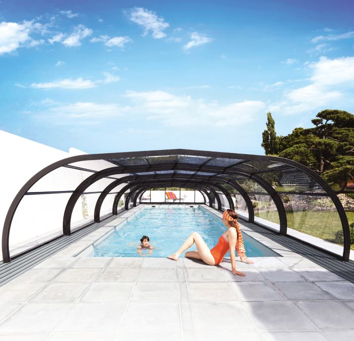 Abri piscine elliptik mi haut © Gustave Rideau