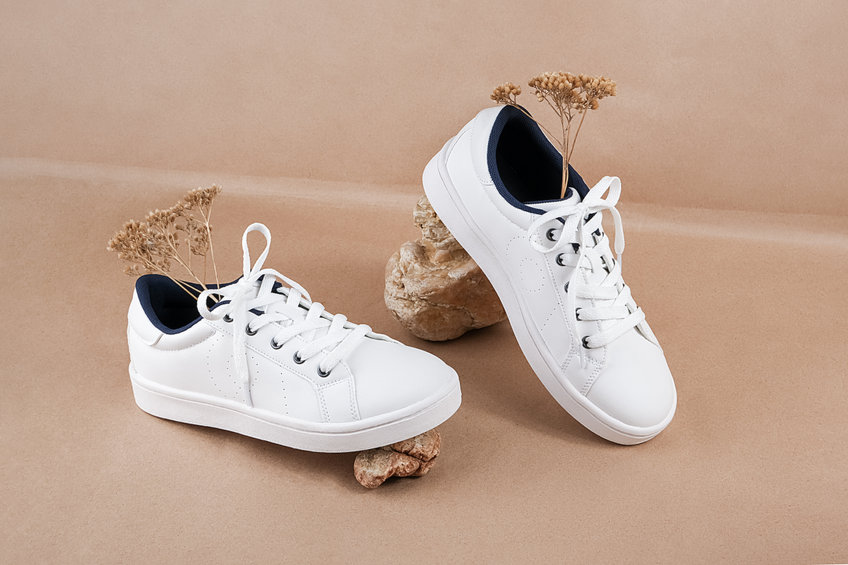 belles sneakers blanches et simples pour femme de printemps, mode, tendances