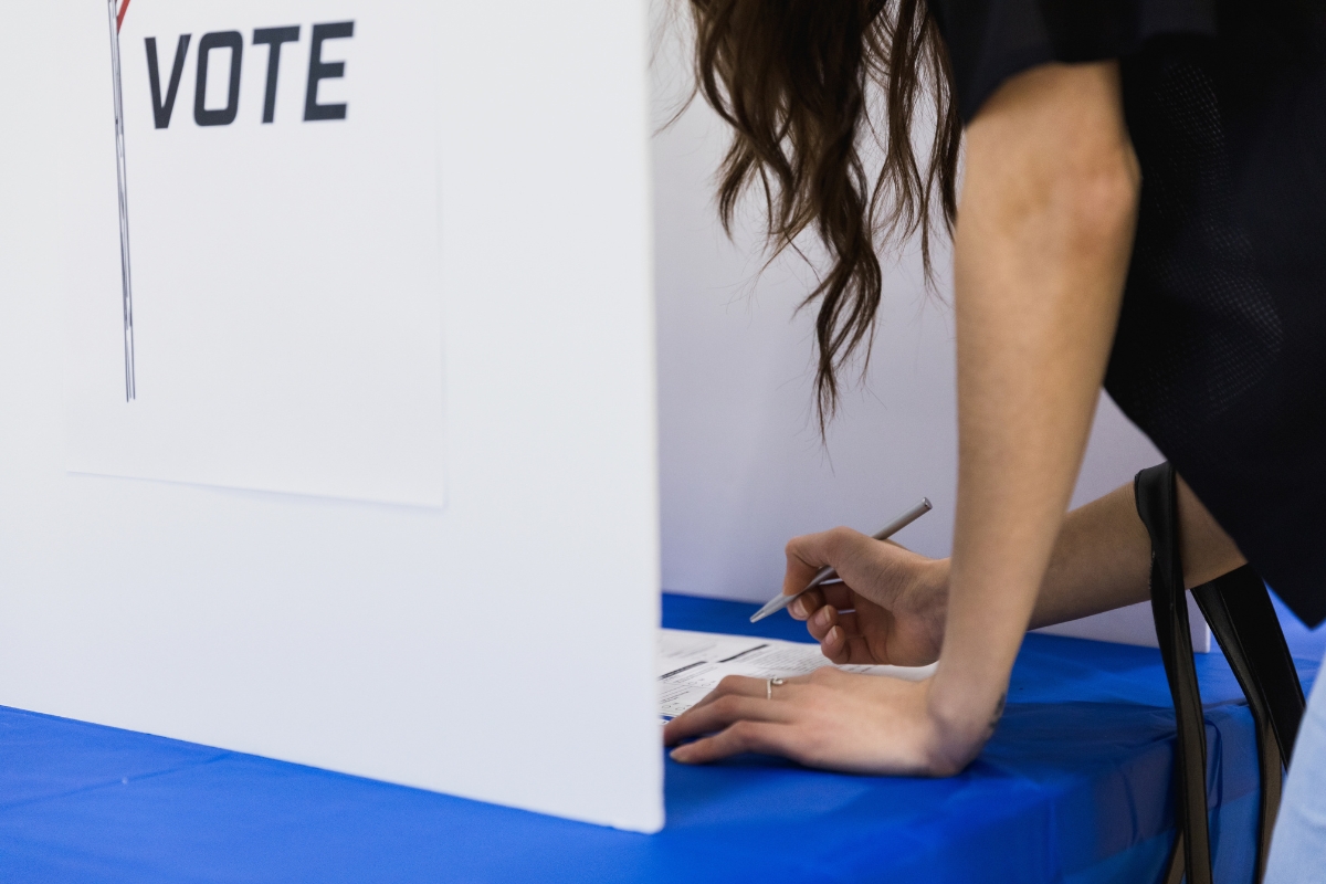 Une femme qui vote