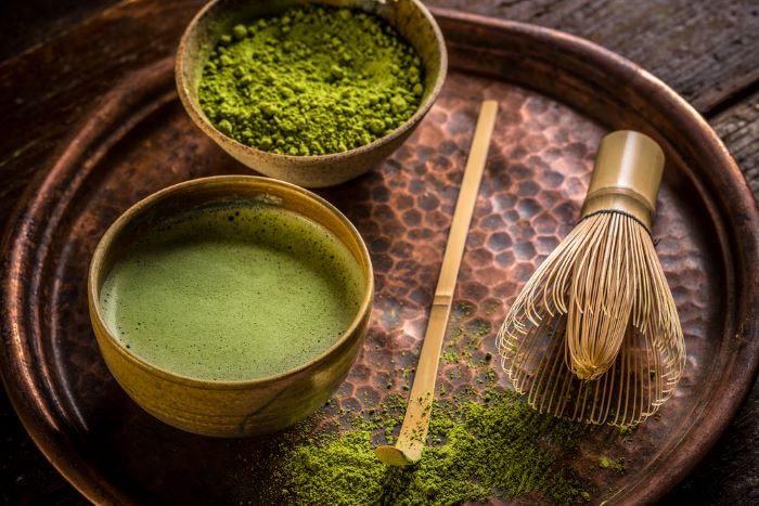 ustensiles pour préparation thé matcha © DepositPhotos