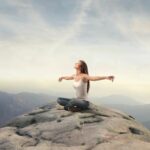 une femme en pleine forme qui a une bonne mutuelle santé