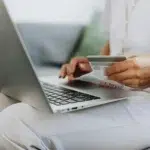 Les offres bancaires dédiées aux femmes : quelles banques proposent des services adaptés aux besoins féminins ?