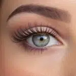 Comment agrandir le regard avec le maquillage : techniques simples et effet immédiat