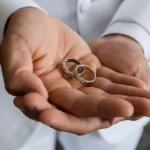 Les erreurs à éviter quand on achète une bague de fiançailles