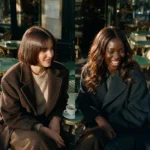 Couleur cheveux automne 2026 : châtain glacé et bruns chauds