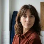 Frange rideau : comment la couper et la coiffer soi-même